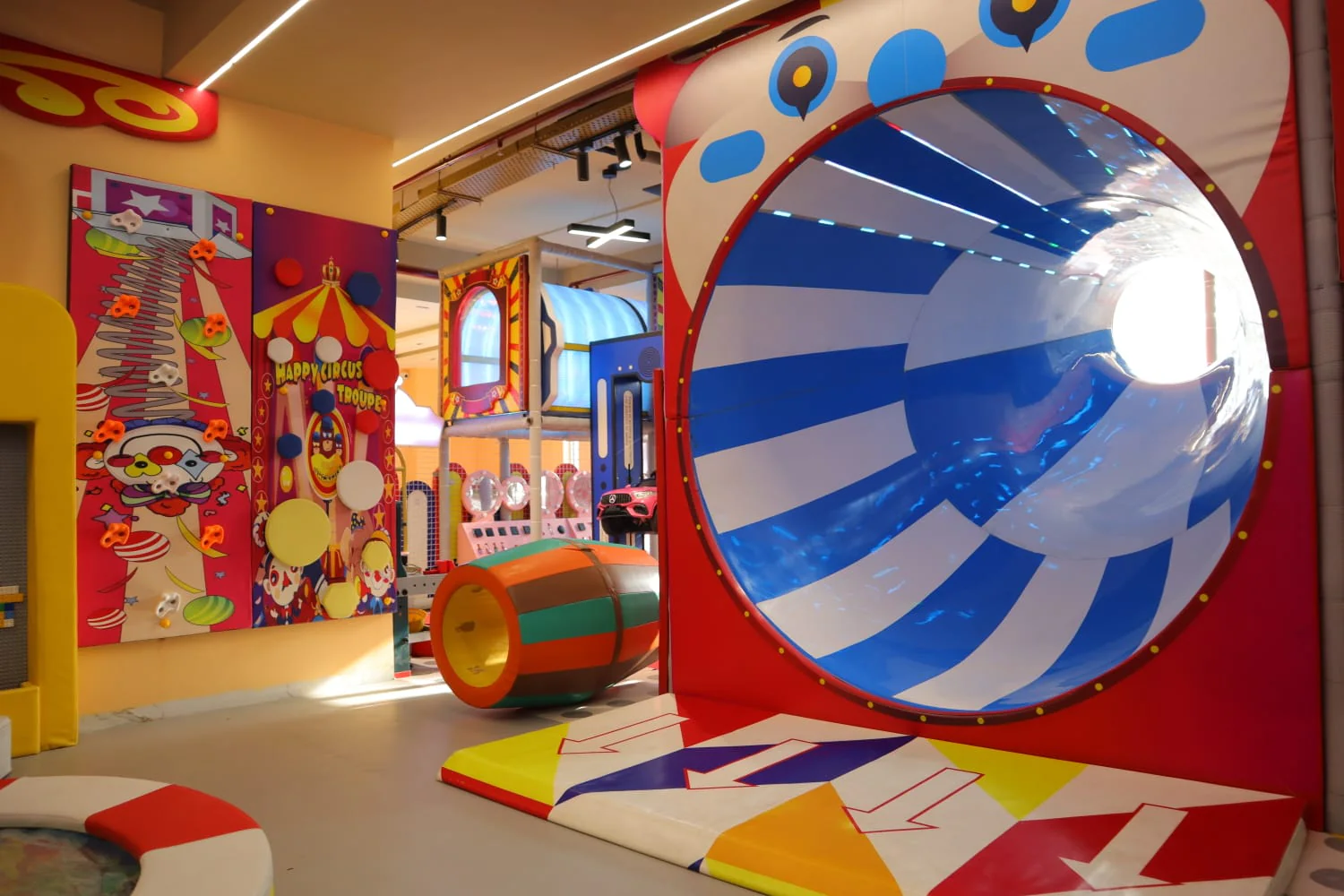 KIDS KINGDOM